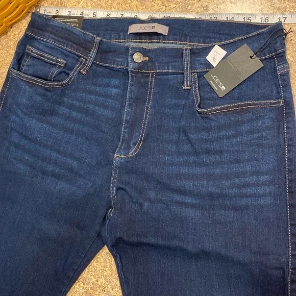 NWT Joe’s Jeans The Brixton Straight + Narrow Size 34